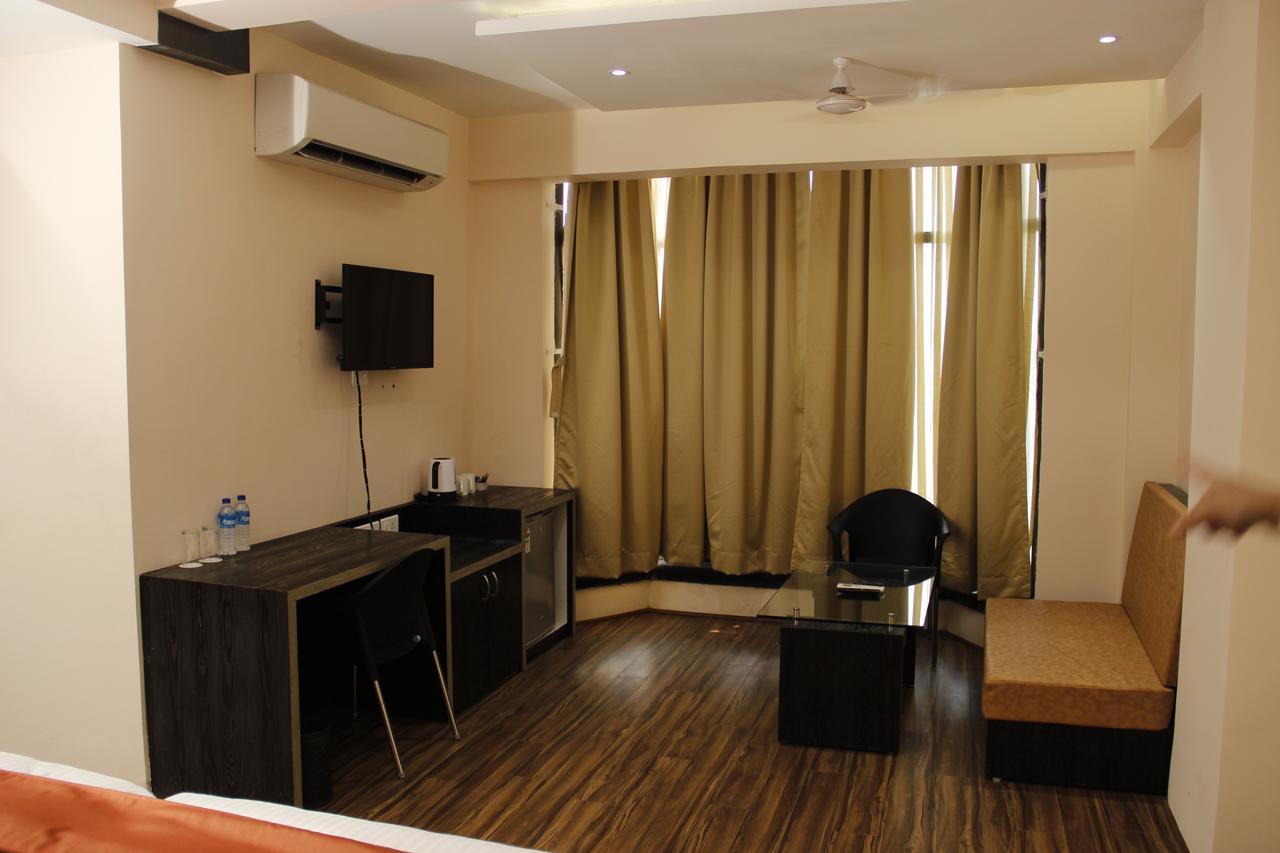 Regenta Inn Larica Колката Екстериор снимка