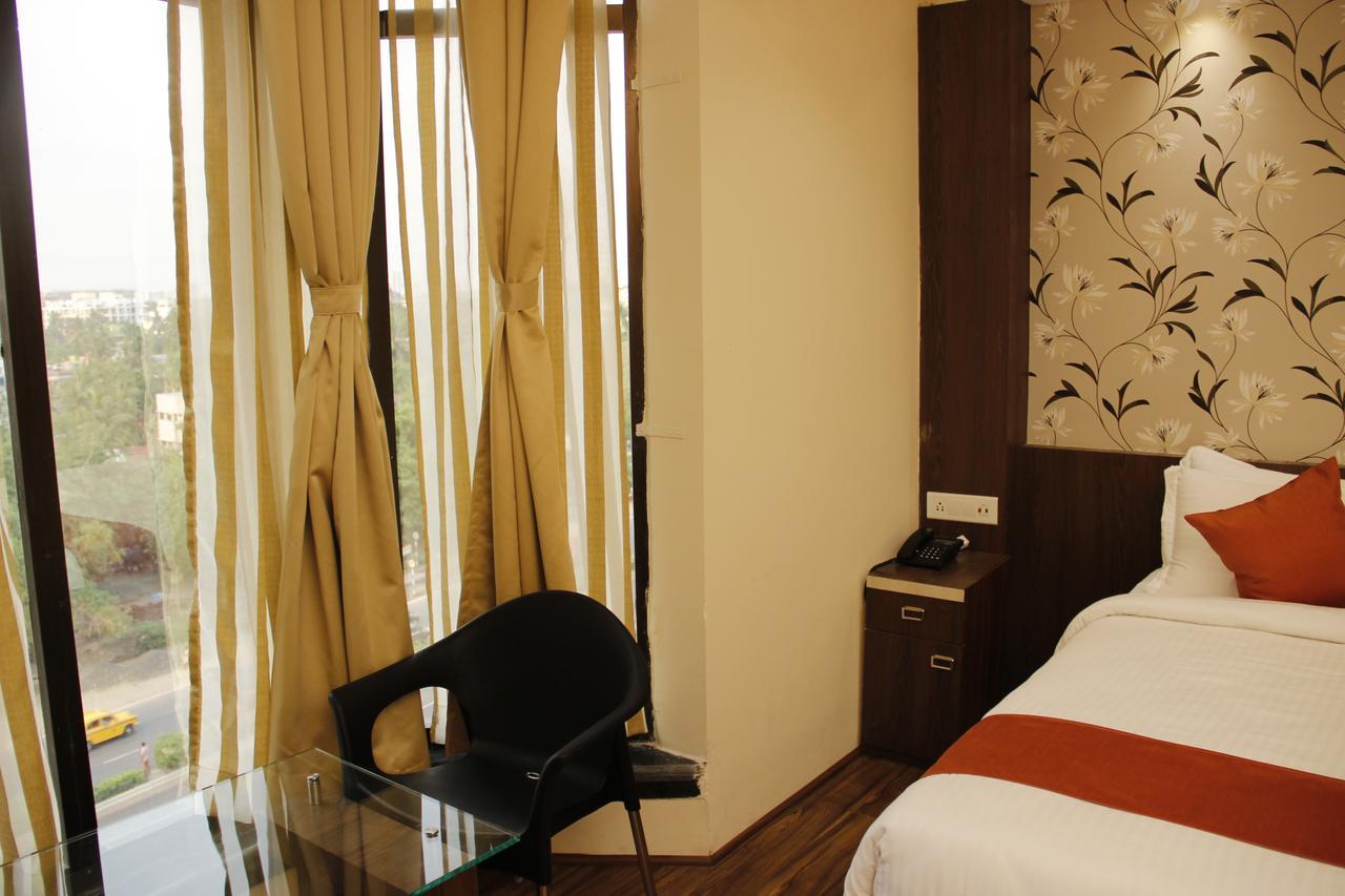 Regenta Inn Larica Колката Екстериор снимка