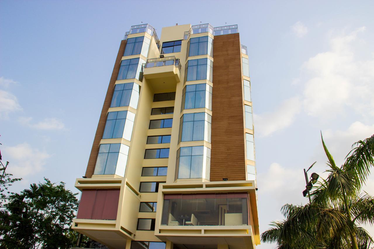 Regenta Inn Larica Колката Екстериор снимка