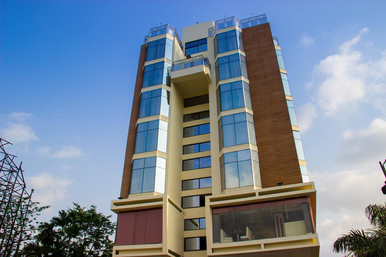 Regenta Inn Larica Колката Екстериор снимка