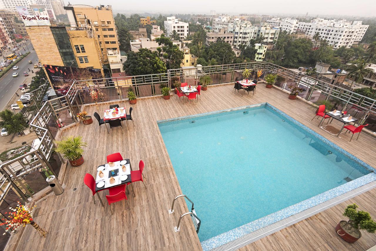 Regenta Inn Larica Колката Екстериор снимка