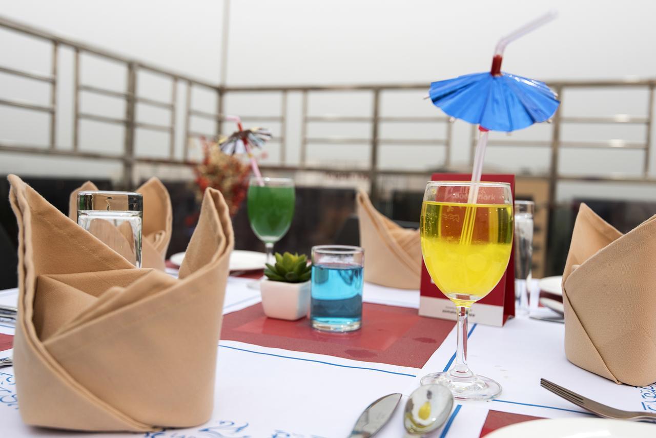 Regenta Inn Larica Колката Екстериор снимка